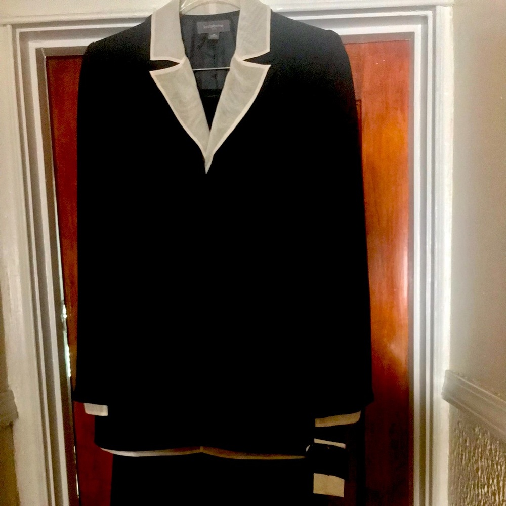 Ladies 2 Piece Pants Suit